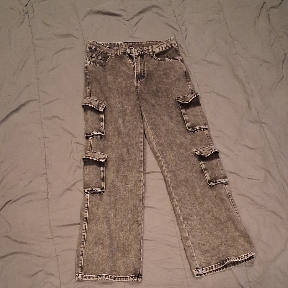 Men's Washed Gray Cargo Jeans - Stylish Utility Pants